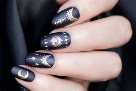Magical nail stickers